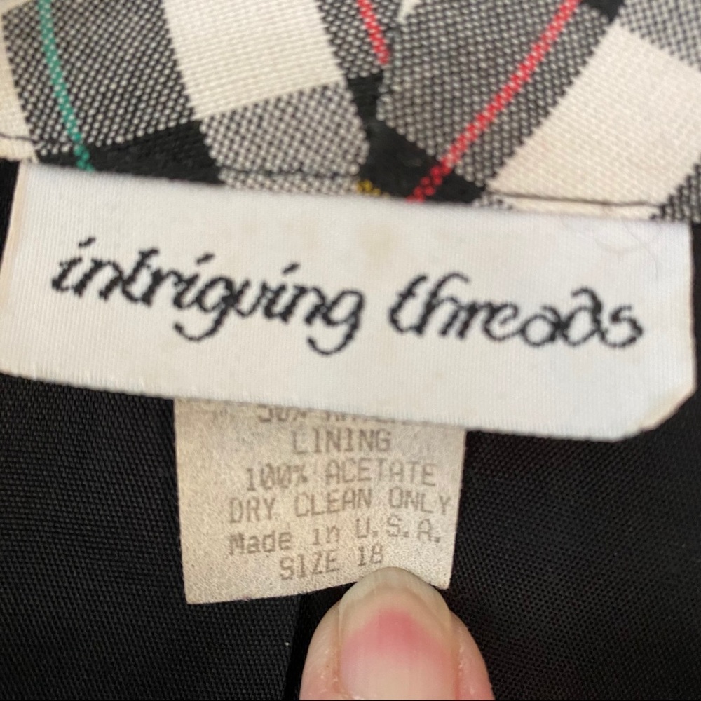 Blazer - Picture 14 of 14